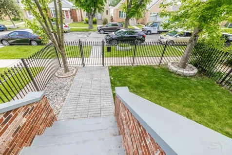 3238 North Pioneer Avenue Chicago IL 60634