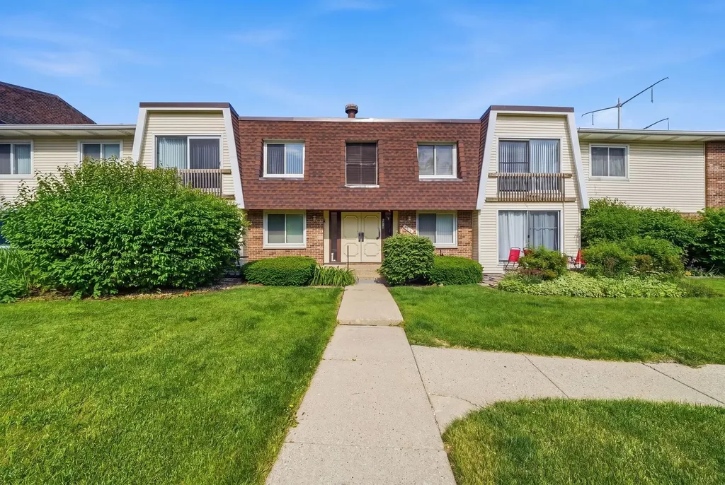 6818 Roberts Drive Woodridge IL 60517