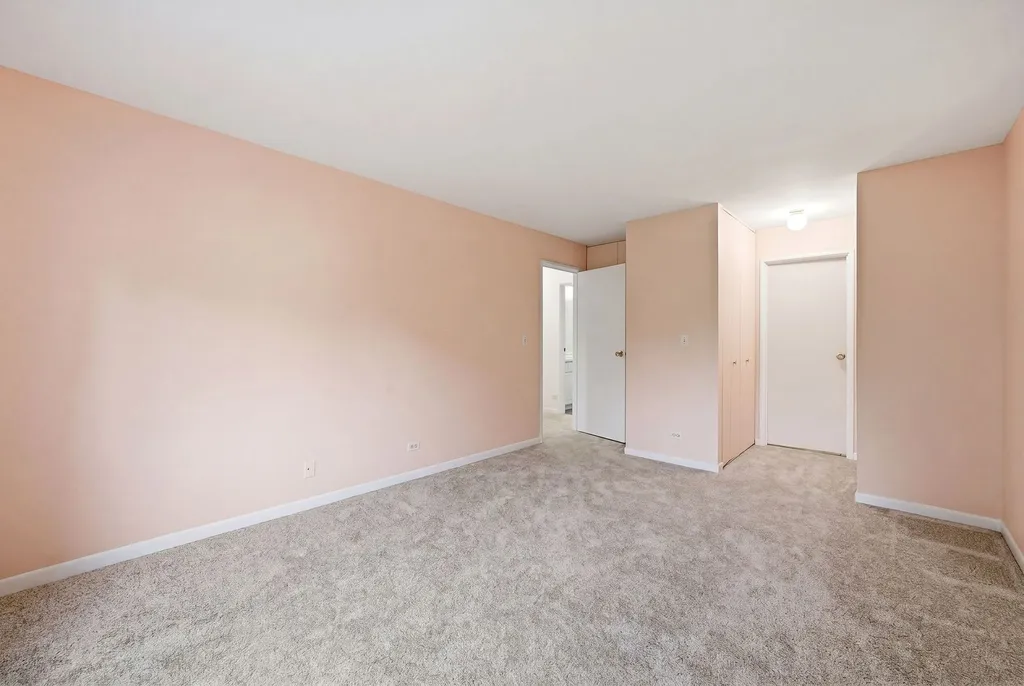 6818 Roberts Drive Woodridge IL 60517