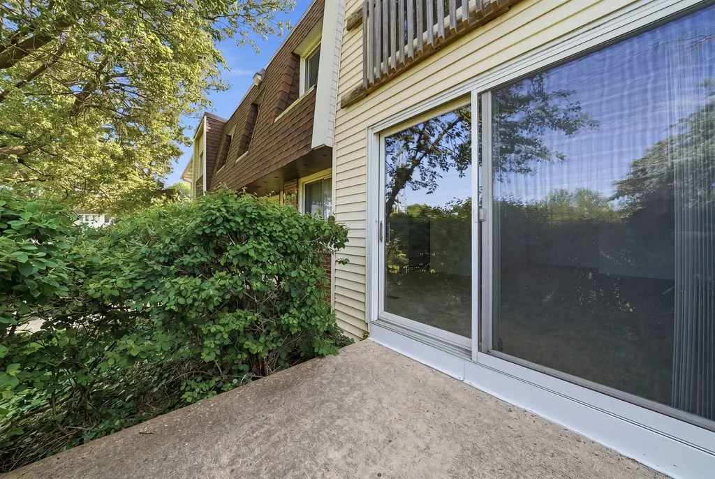 6818 Roberts Drive Woodridge IL 60517
