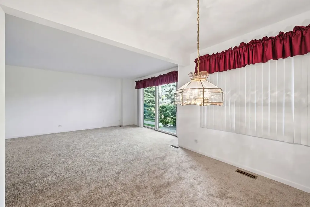 6818 Roberts Drive Woodridge IL 60517
