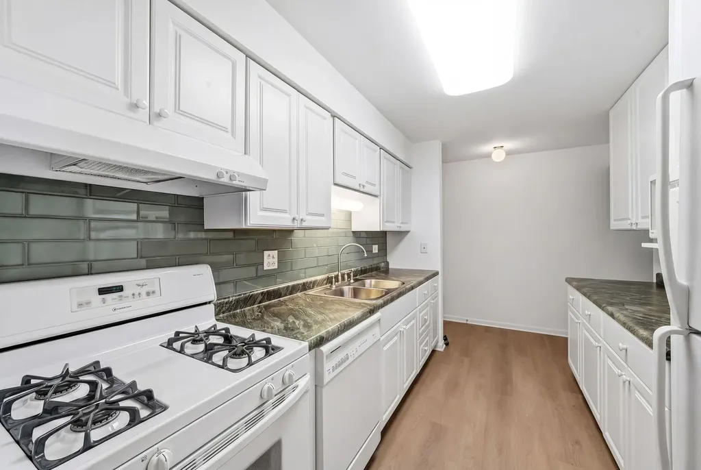 6818 Roberts Drive Woodridge IL 60517