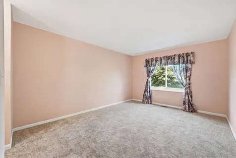 6818 Roberts Drive Woodridge IL 60517