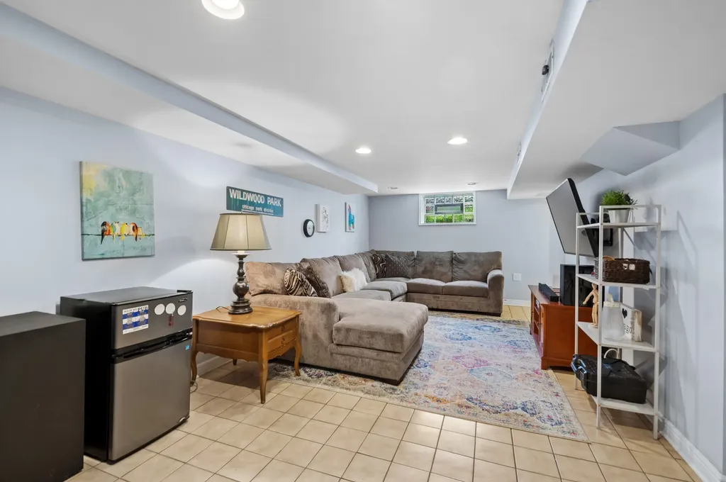 7143 North Mason Avenue Chicago IL 60646