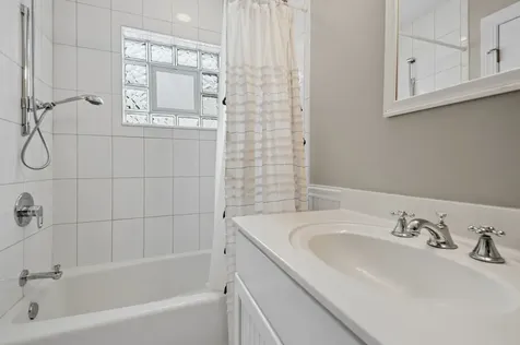 7143 North Mason Avenue Chicago IL 60646