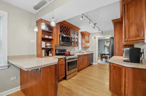 7143 North Mason Avenue Chicago IL 60646