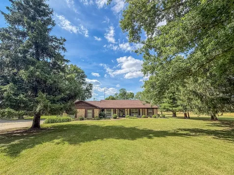 9758 East 1980 North Road Oakwood IL 61858