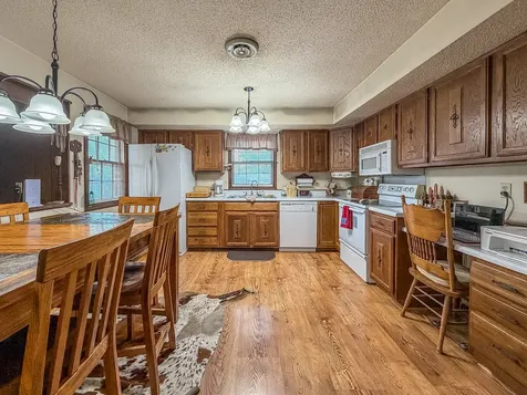 9758 East 1980 North Road Oakwood IL 61858