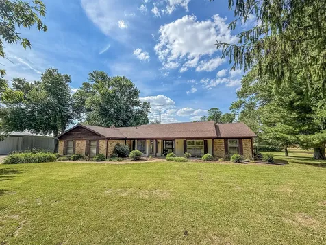 9758 East 1980 North Road Oakwood IL 61858