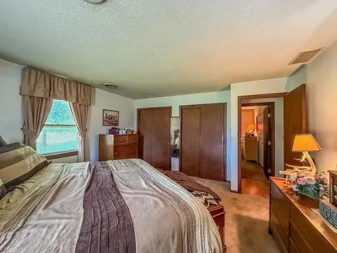 9758 East 1980 North Road Oakwood IL 61858