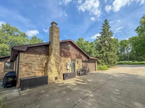9758 East 1980 North Road Oakwood IL 61858