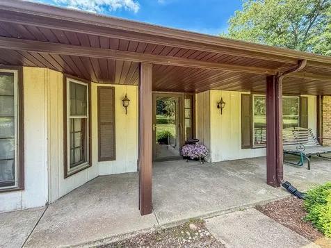 9758 East 1980 North Road Oakwood IL 61858