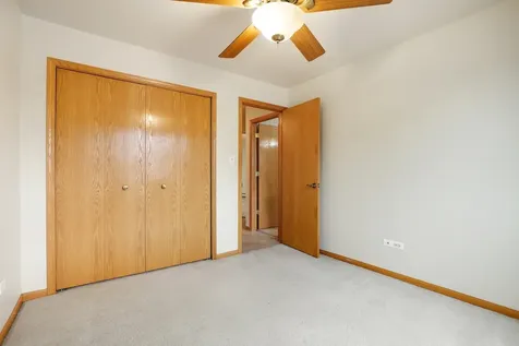 14016 Waterbury Drive Crestwood IL 60418