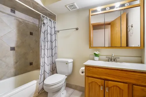 14016 Waterbury Drive Crestwood IL 60418