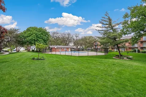 14016 Waterbury Drive Crestwood IL 60418