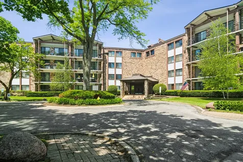 250 West Parliament Place Mount Prospect IL 60056
