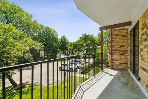 250 West Parliament Place Mount Prospect IL 60056