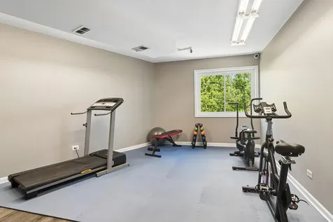 250 West Parliament Place Mount Prospect IL 60056