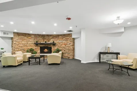 250 West Parliament Place Mount Prospect IL 60056