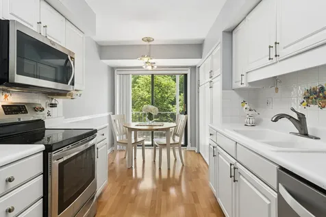 250 West Parliament Place Mount Prospect IL 60056