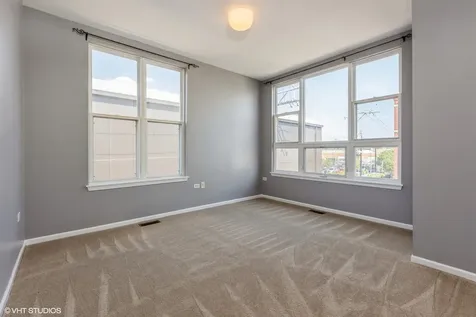 3238 North Kilbourn Avenue Chicago IL 60641