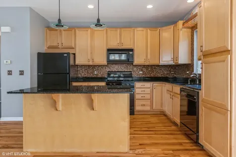 3238 North Kilbourn Avenue Chicago IL 60641