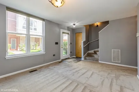 3238 North Kilbourn Avenue Chicago IL 60641