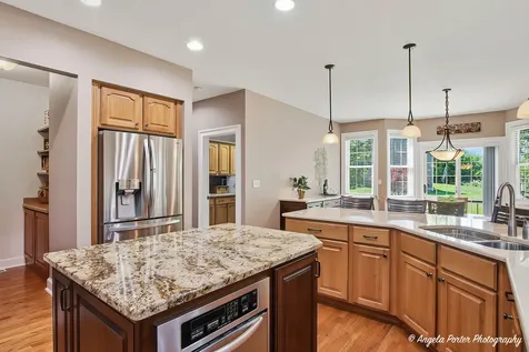 6712 Burning Tree Circle Mchenry IL 60050