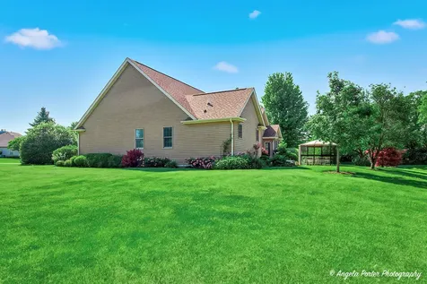 6712 Burning Tree Circle Mchenry IL 60050