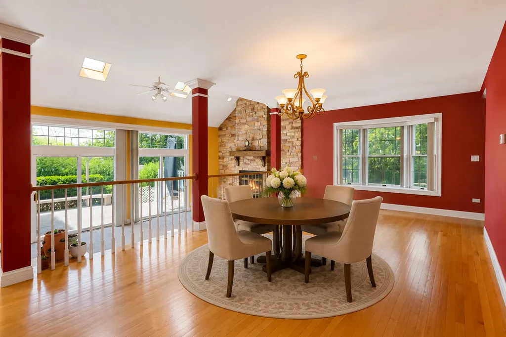 323 North Pleasant Road Lake Zurich IL 60047