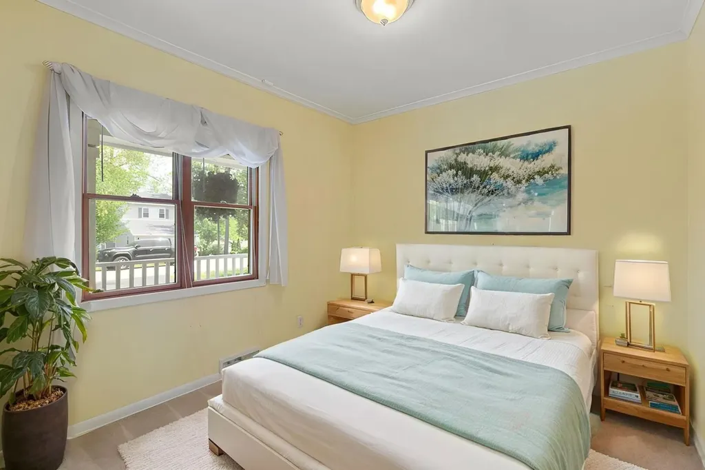 323 North Pleasant Road Lake Zurich IL 60047
