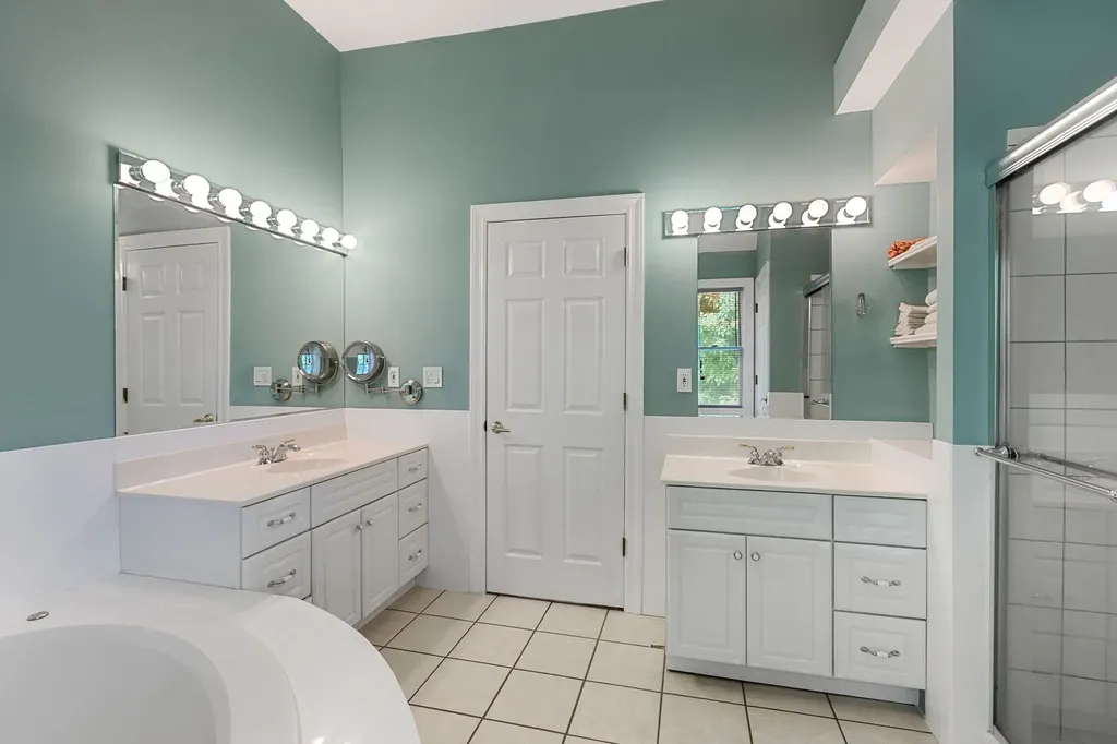323 North Pleasant Road Lake Zurich IL 60047