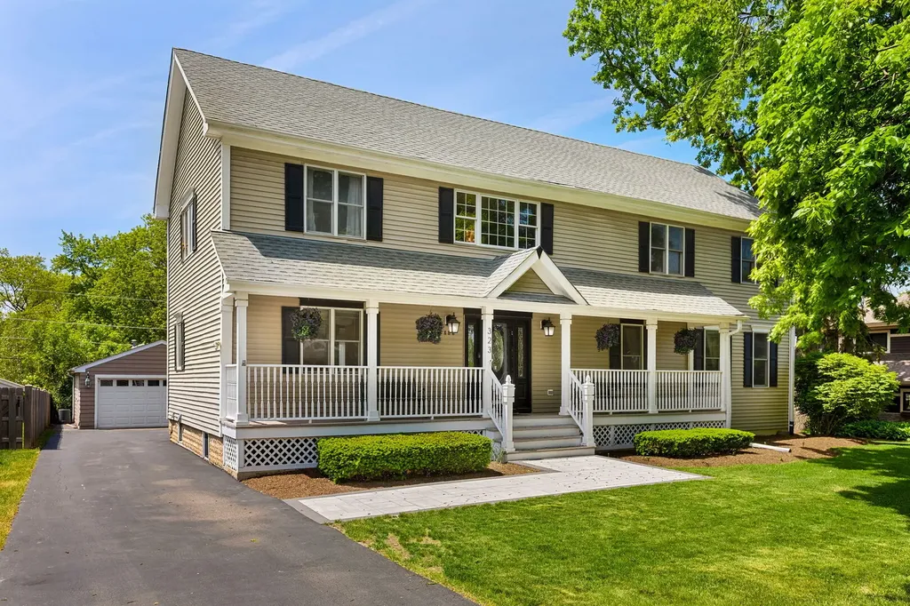 323 North Pleasant Road Lake Zurich IL 60047