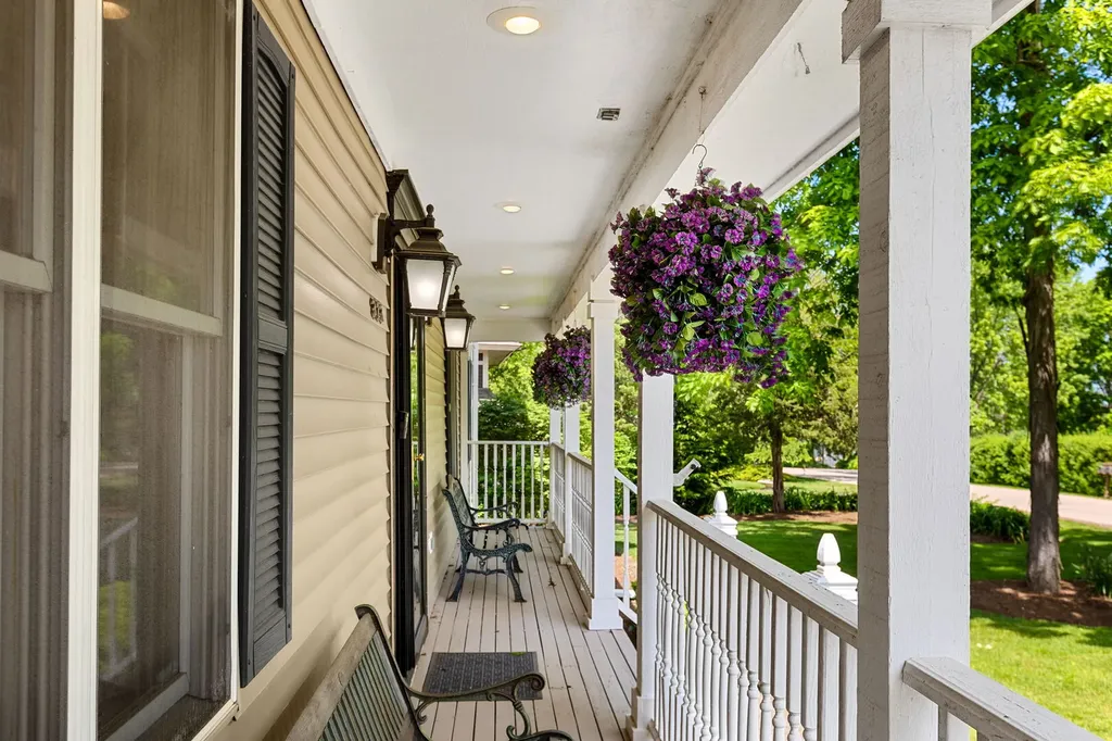 323 North Pleasant Road Lake Zurich IL 60047