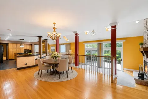 323 North Pleasant Road Lake Zurich IL 60047