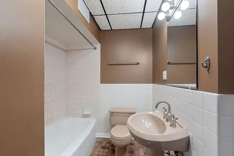 323 North Pleasant Road Lake Zurich IL 60047