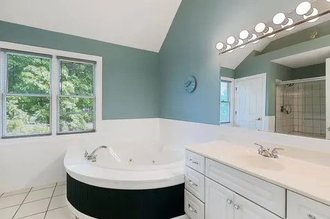 323 North Pleasant Road Lake Zurich IL 60047
