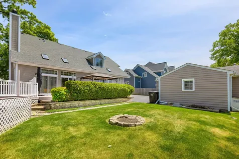 323 North Pleasant Road Lake Zurich IL 60047