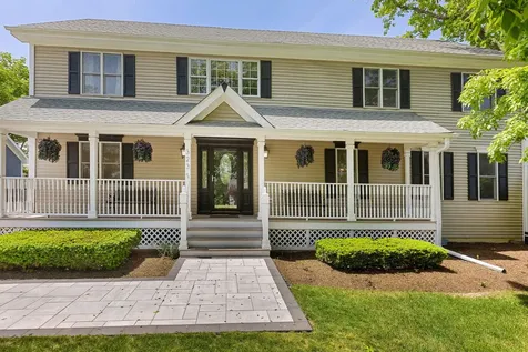 323 North Pleasant Road Lake Zurich IL 60047