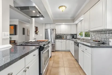 1001 63RD Place La Grange Highlands IL 60525