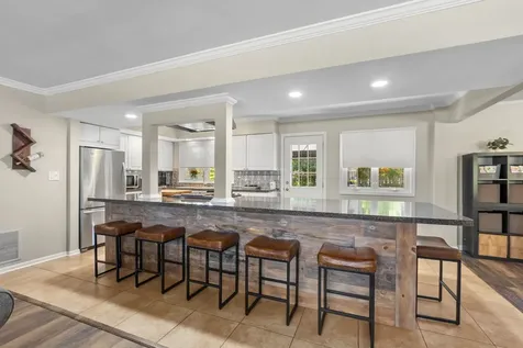 1001 63RD Place La Grange Highlands IL 60525