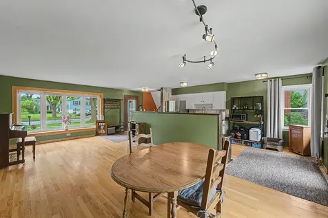 1331 North Indigo Drive Mount Prospect IL 60056