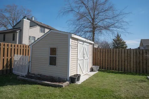 829 Prairie Avenue Bartlett IL 60103