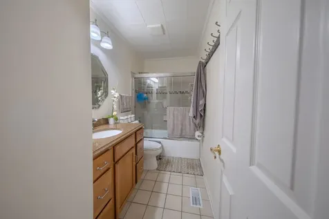 829 Prairie Avenue Bartlett IL 60103