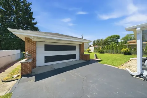 498 Gilbert Drive Wood Dale IL 60191