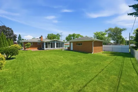 498 Gilbert Drive Wood Dale IL 60191
