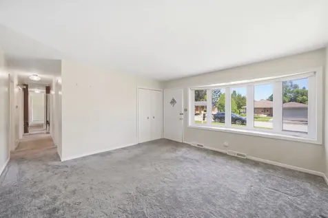 498 Gilbert Drive Wood Dale IL 60191