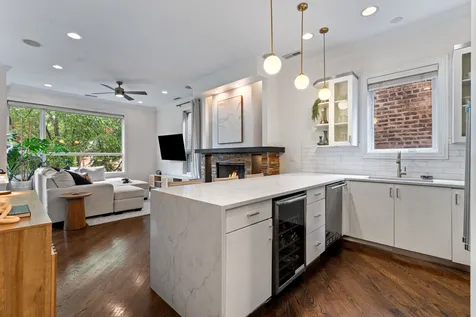 1131 West Addison Street Chicago IL 60613