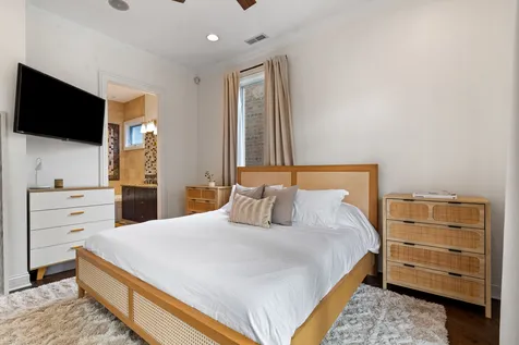 1131 West Addison Street Chicago IL 60613