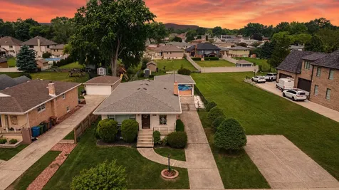 9020 Nashville Avenue Oak Lawn IL 60453